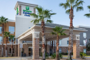 Holiday Inn Express & Suites. by IHG